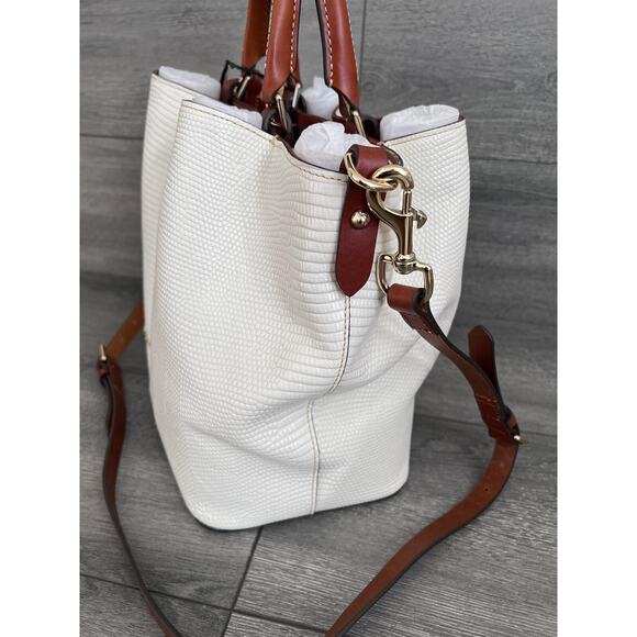 Dooney & Bourke DV1039BO Embossed Lizard Large Barlow Bone Bag B000540 - Picture 9 of 12